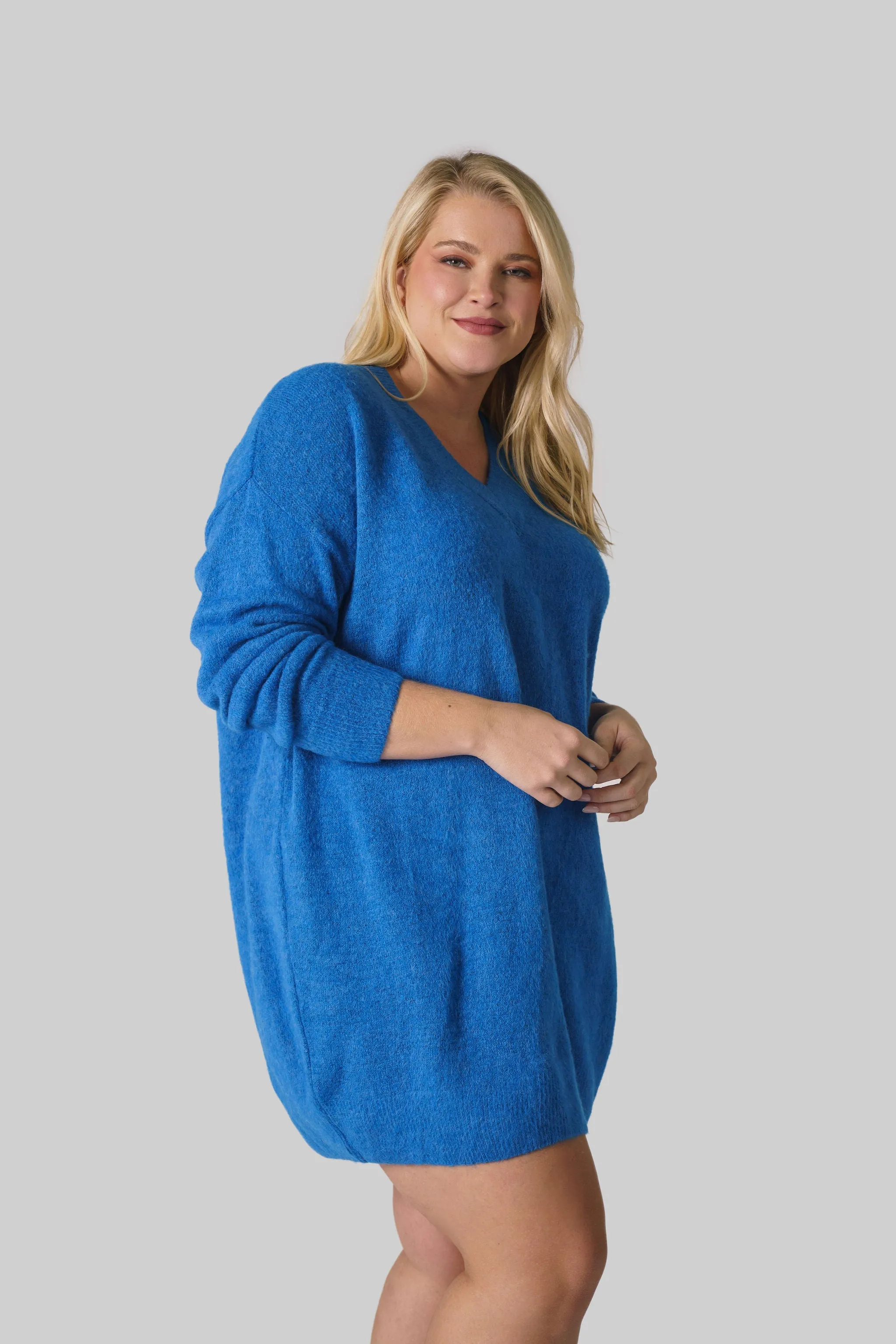 FLUFFY V-NECK LONG JUMPER
