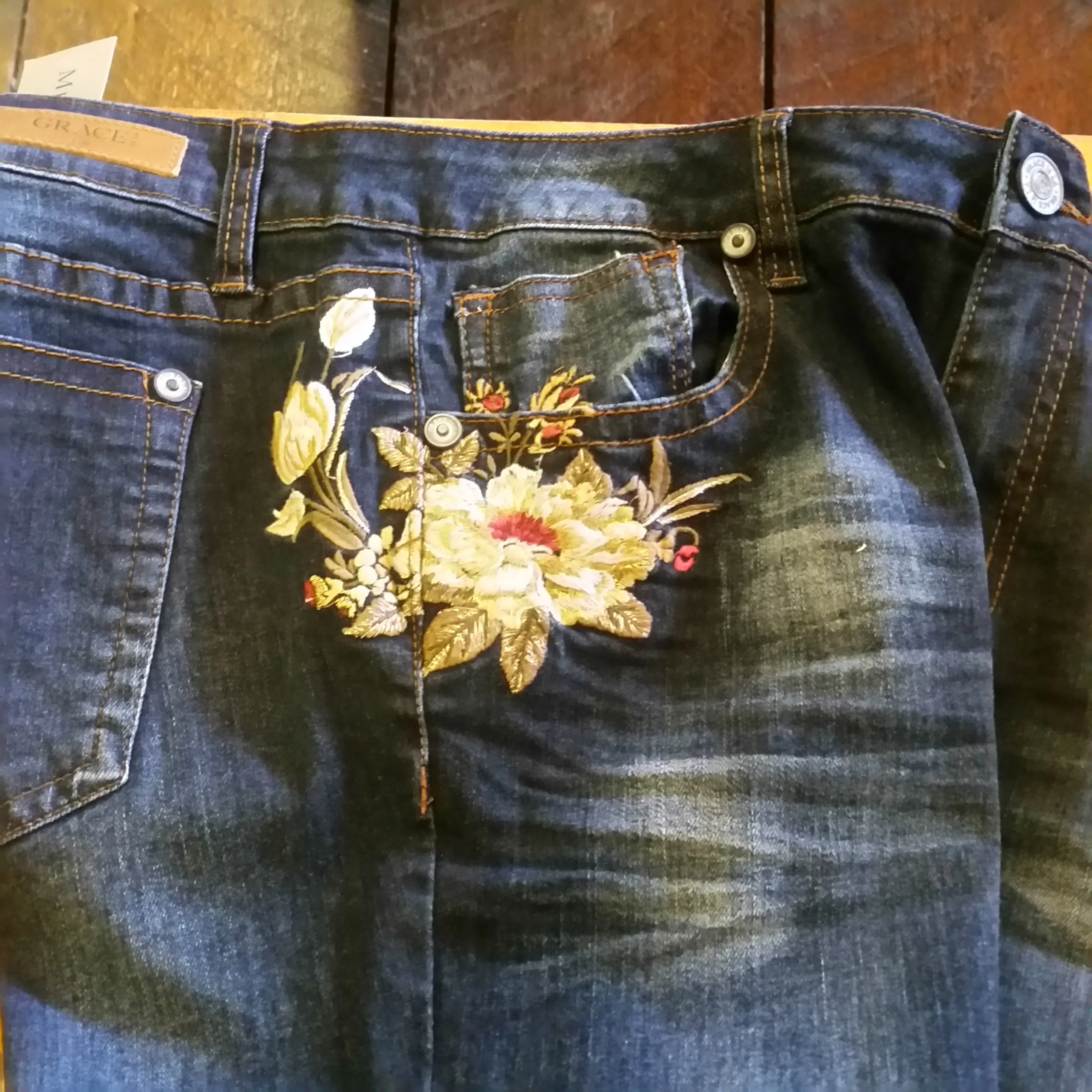 Grace in LA Jeans Easy Fit Style